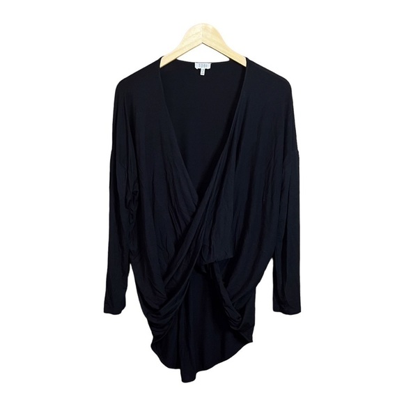 𝅺TOBI women’s navy cross front top, size Large. - Picture 2 of 3